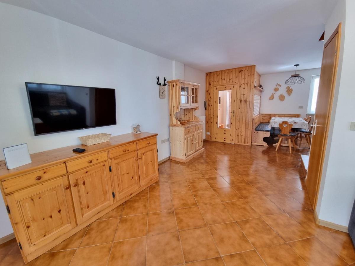Col Rodella Apartment กัมปีเตลโลดีฟัสซา ภายนอก รูปภาพ